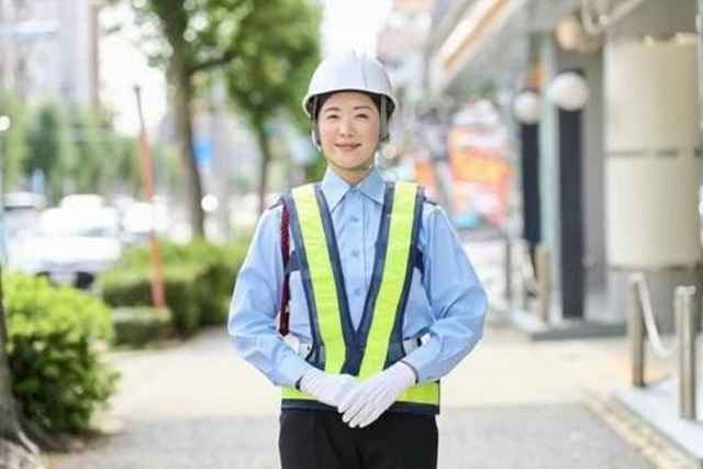 建築現場等での交通誘導★未経験・ミドル・シニア・女性が活躍中！週2～6日★日・週払い可の詳細画像