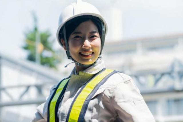 建築現場等での交通誘導★未経験・ミドル・シニア・女性が活躍中！週2～6日★日・週払い可の詳細画像