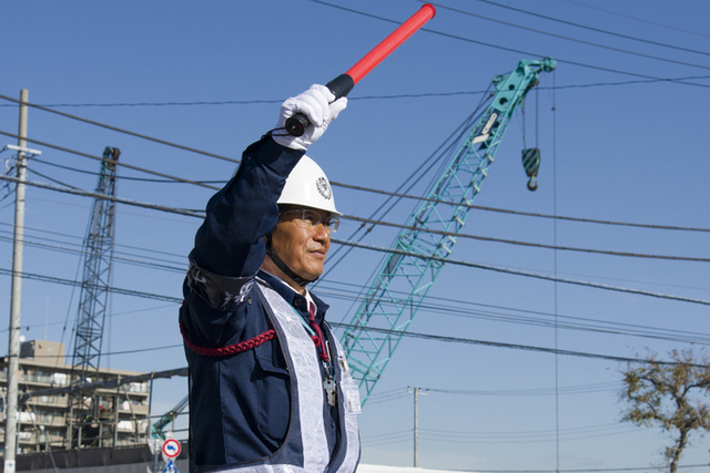 建築現場等での交通誘導★未経験・ミドル・シニア・女性が活躍中！週2～6日★日・週払い可の詳細画像